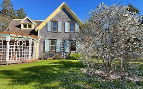 Avonlea Forest Hill Cottages